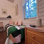 Gaesthuset Paradiset Feriehus *