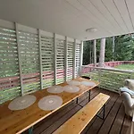 Gaesthuset Paradiset Feriehus *