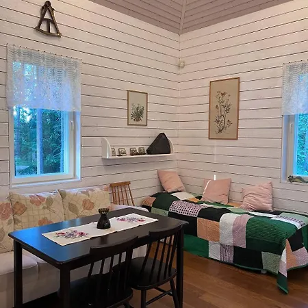 度假居 Gaesthuset Paradiset *