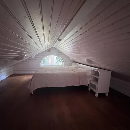 Gaesthuset Paradiset * 拿乌维