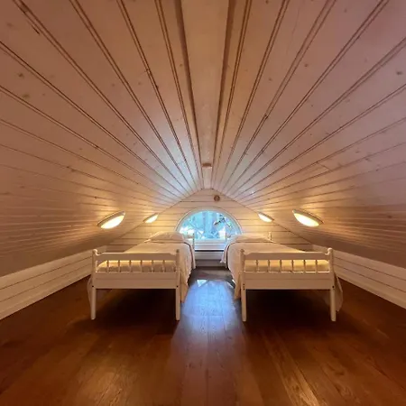 Gaesthuset Paradiset 拿乌维