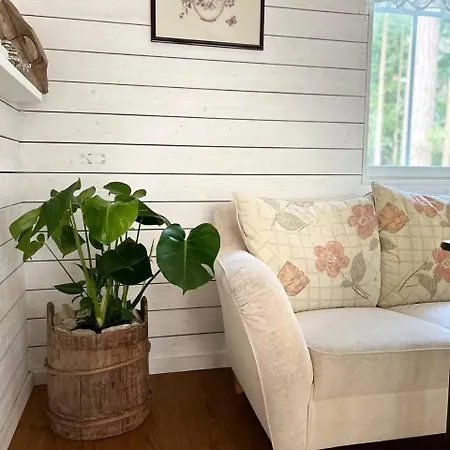 Gaesthuset Paradiset 度假居 拿乌维