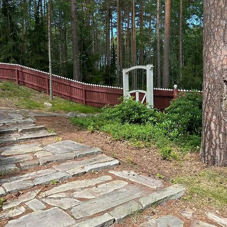 Gaesthuset Paradiset 度假居 拿乌维