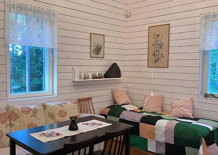 Holiday home Gaesthuset Paradiset *